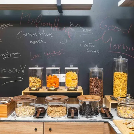 Casa Blue Hotel, Philian And