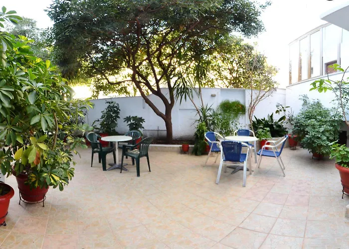 Casa Blue Hotel, Philian And