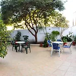 Casa Blue Hotel, Philian And