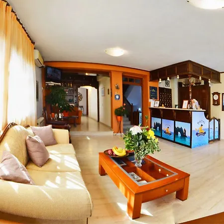 Casa Blue Hotel, Philian And Отель Скиатос